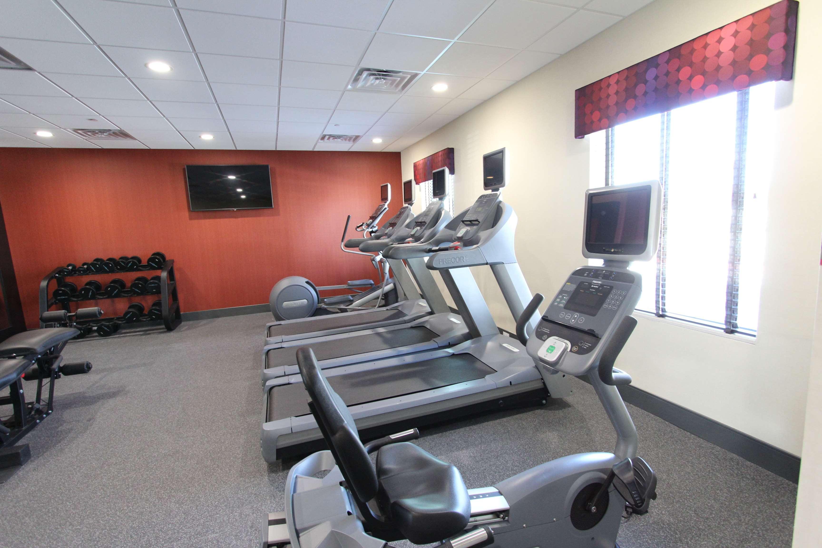 Hampton Inn & Suites Dallas Market Center Esterno foto