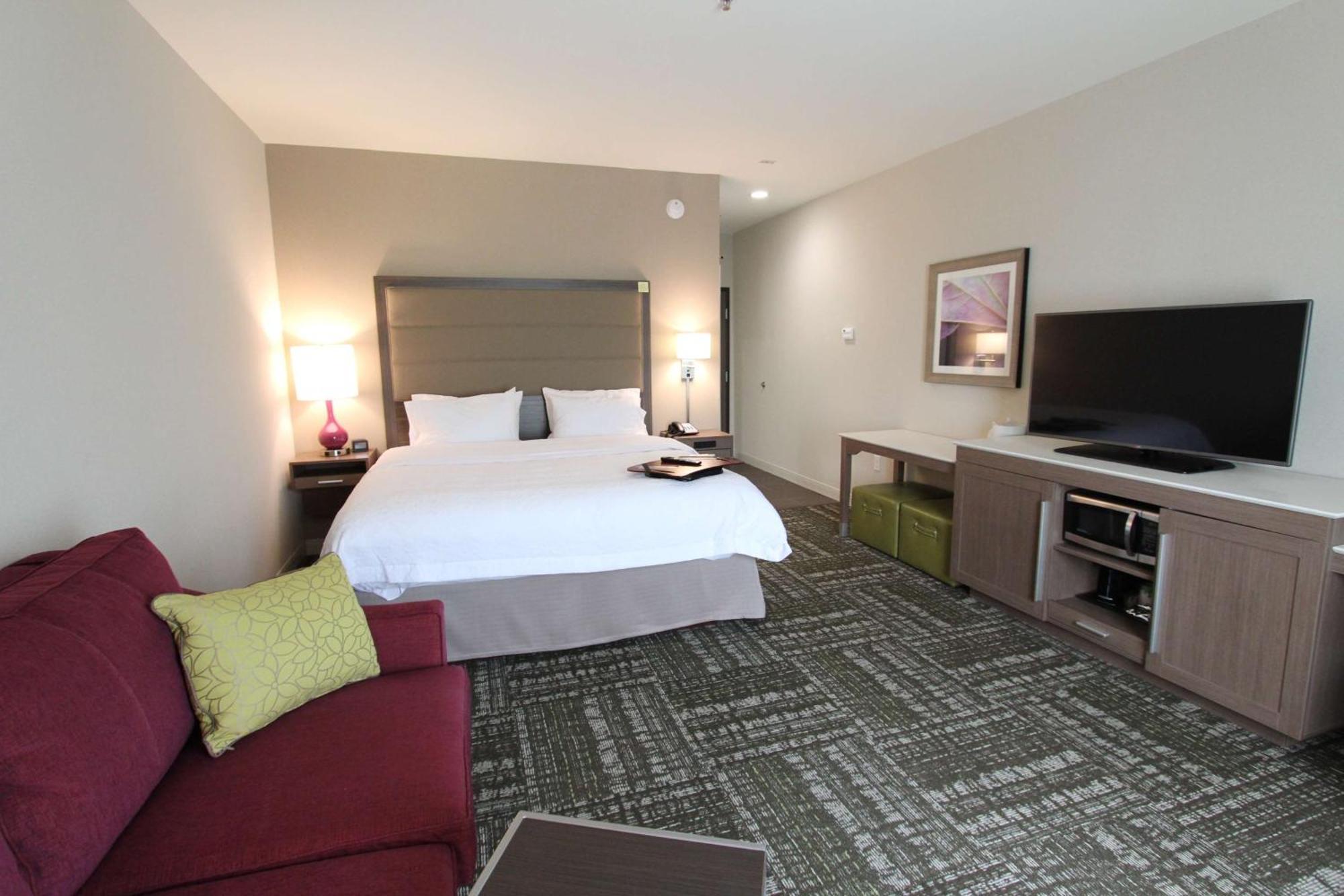 Hampton Inn & Suites Dallas Market Center Esterno foto